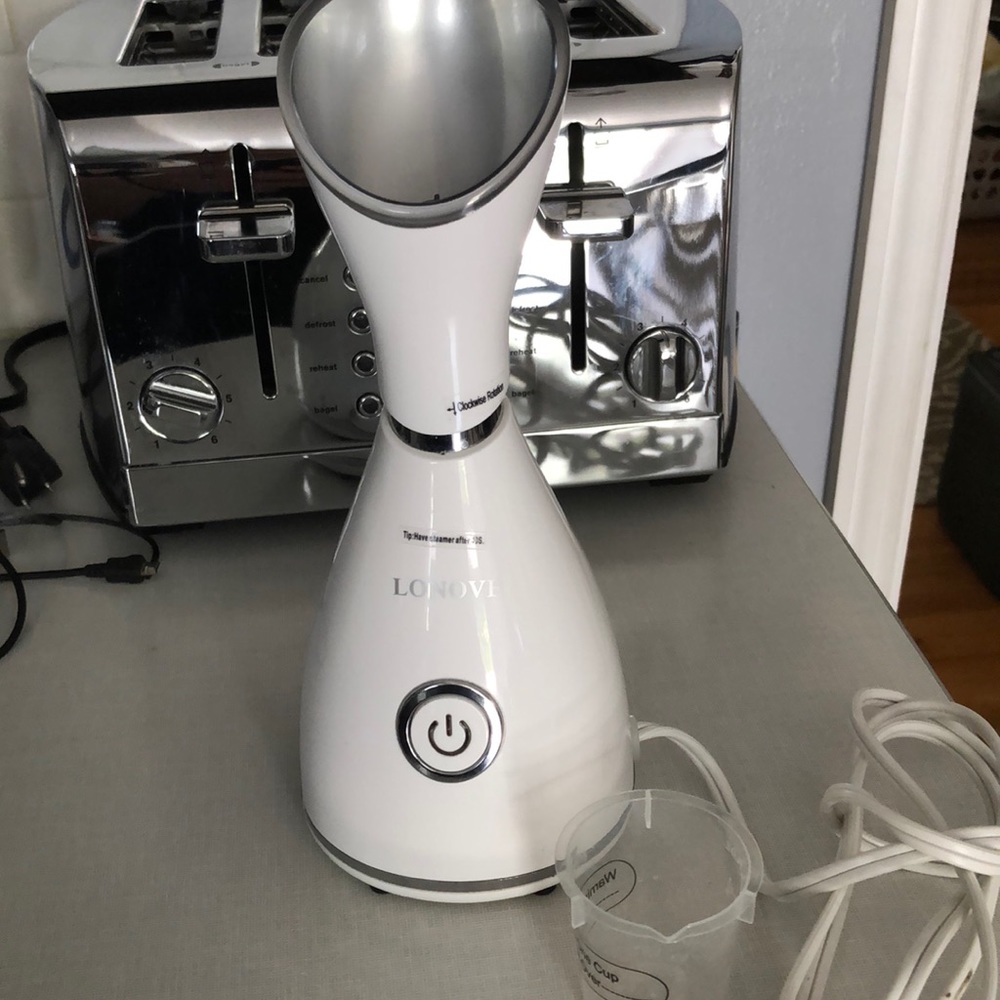 Facial steamer